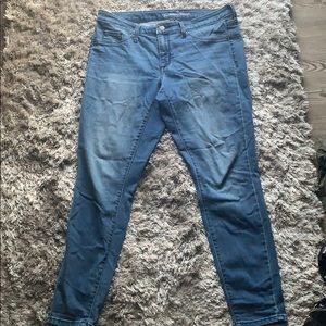 Universal Threads Mid Rise Jeggings